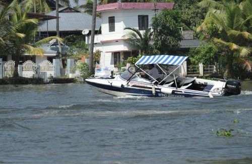 Mankombu Boat Rental | Riveria Boats