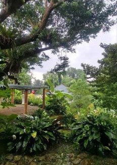 Lucban House | Riverside Staycation house near Kamay ni Hesus