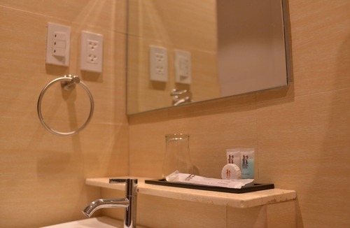 Naga Hotel | Robertson Hotel