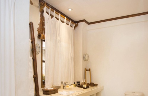 Balabag Villa | Robinson Beach House-2BR
