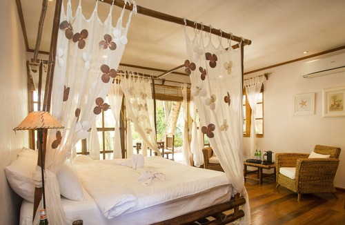 Balabag Villa | Robinson Beach House-2BR