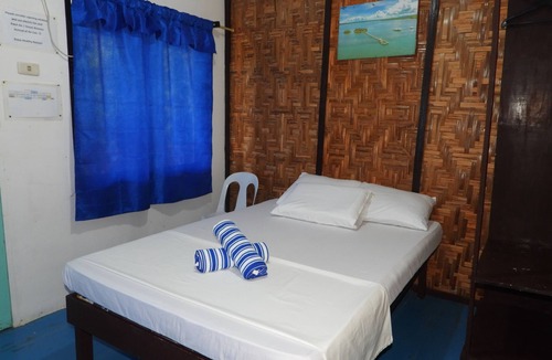 Hinatuan Hotel | Rock Island Resort