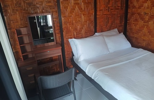 Hinatuan Hotel | Rock Island Resort