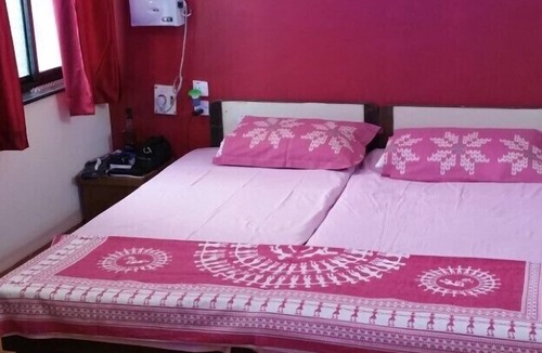 Saunta Vaddo Apartment | ROMANTIC PARADISE 1 BEDROOM ,LIVING HALL SPACIOUS WITH PRIVATE GARDEN TERRACE
