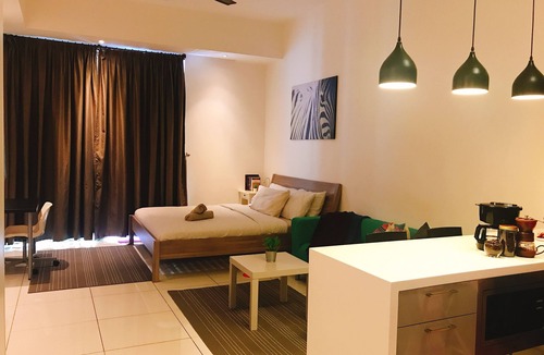Kampung Pandan Dalam Apartment | Romantic Pool Balcony Studio @ Embassy Row KLCC by 7kgTravellerHome