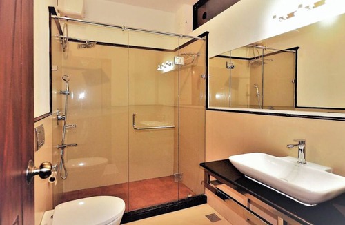 Vazhavatta Hotel | Room-lakerose Wayanad Resort - Superior