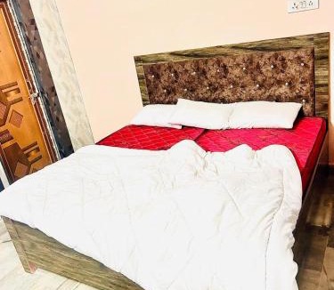Civil Lines Hotel | Rose world stay