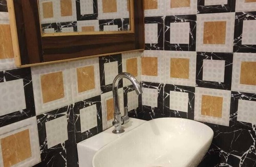 Allahabad Hotel | Royal Kashi Lodge