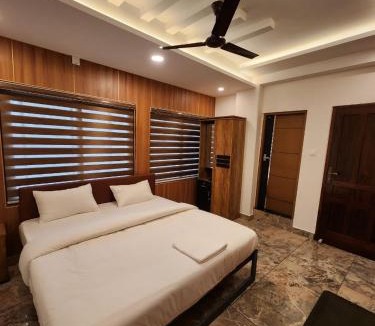 Kizhakkupuram Hotel | Royal View Residency