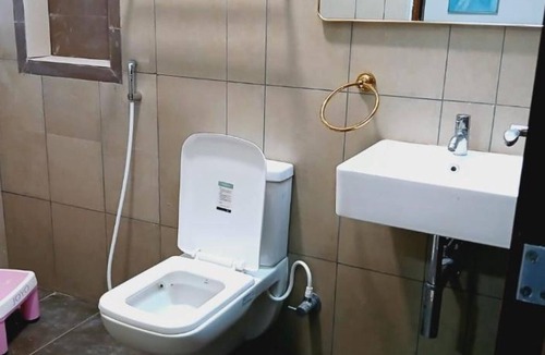 Courtallam Hotel | RS Honey Stay