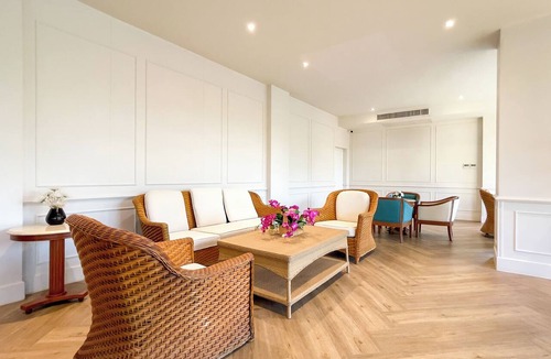 Trang Hotel | Rua Rasada Express