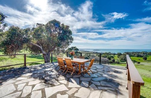 Waitpinga House | Rustic Cottage