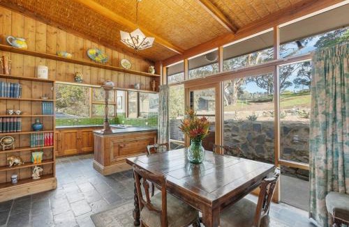 Waitpinga House | Rustic Cottage