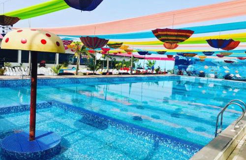 Indore Resort | Rv Pool & Club