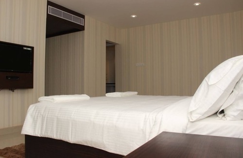 Courtallam Hotel | Saaral Resorts