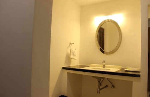Courtallam Hotel | Saaral Resorts
