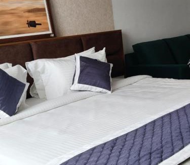 Karumom Hotel | SABU's GRAND ROYALE HOTEL