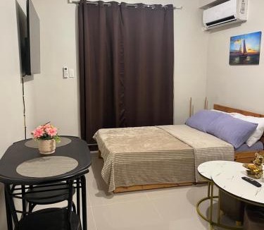 Lapu-Lapu Apartment | Saekyung Charming condo with pool and city views