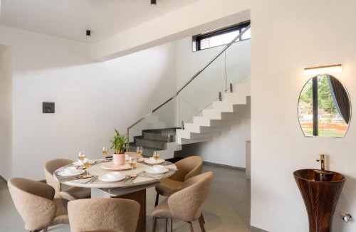 Uddar Villa | Saffronstays Crimson Crest