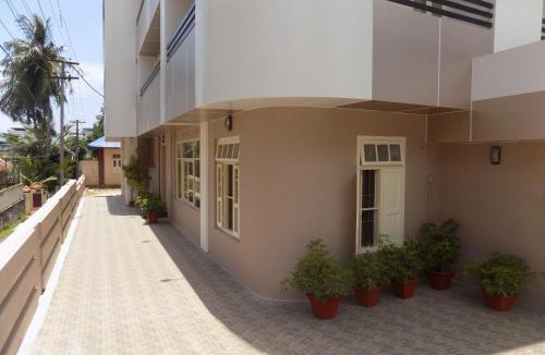 Thampanoor Hotel | Safire Residency