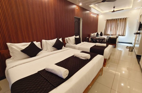Kuilapalayam Hotel | Sai RBM Grand Inn
