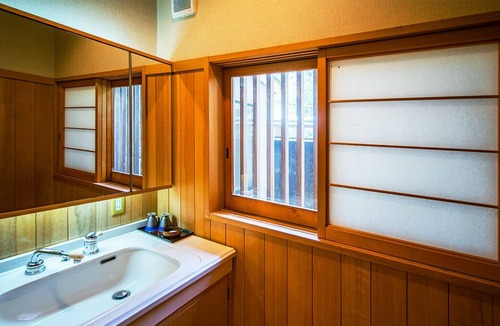 Izumi House | Sakusen Kaikan OukaiVillaIzumi