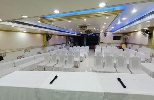Raebareli Hotel | Saluja Palace
