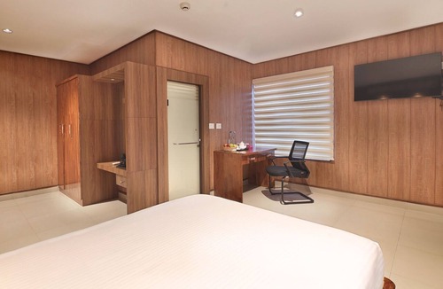 Alwaye Hotel | SANJEEVINI AYURVEDA AND YOGA RETREAT
