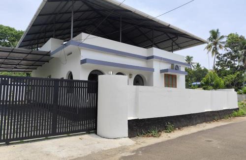 Chirayinkil House | Sapphire Haven