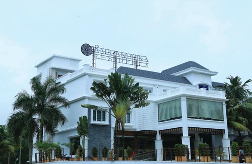 Haripad Hotel | Saugandhika Residency