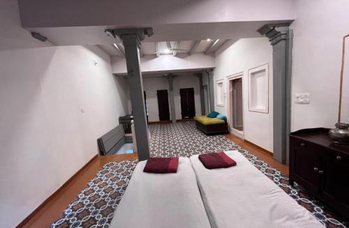 Ahmedabad City Centre Bed & Breakfast | Savita Ba Ni Haveli A Heritage House