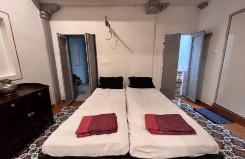Ahmedabad City Centre Bed & Breakfast | Savita Ba Ni Haveli A Heritage House