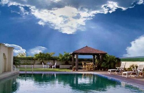 Sector 16 Hotel | Savoy Suites Noida