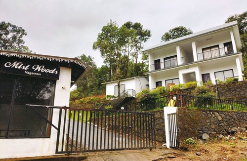 Vagamon Resort | Scotland of Kerala better than munnar and Thekkady It's tea estate gate vagamon