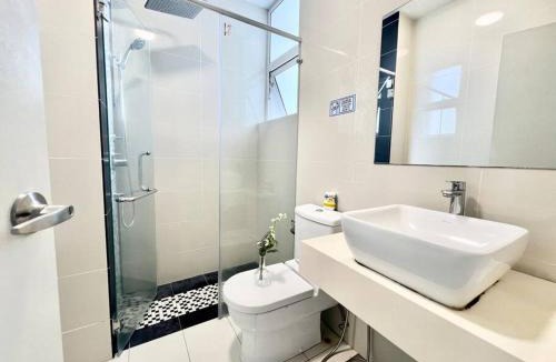 Bandar Puchong Jaya Apartment | SD 1-10Pax Puchong Sky Pod Residence IOI Mall WiFi
