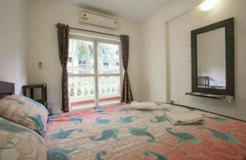 Orlim Apartment | Seacoast retreat By The Beach comfort