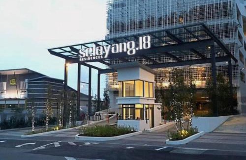Batu Caves Apartment | Selayang 18 Lovely 2R2B, Netflx and Wi-Fi provided