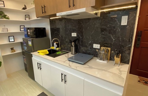 Basak Apartment | Seven-Eleven Inn - Stylish Fully Furnished 1-Bedroom Apartment in Mactan Island