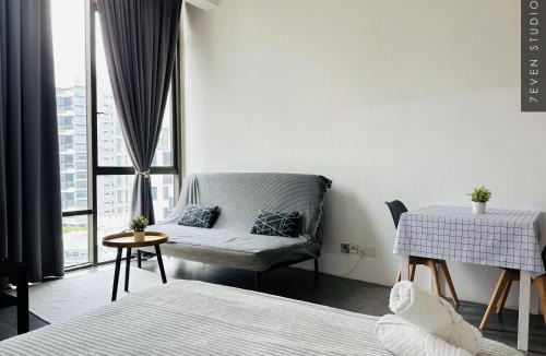 Damansara Perdana Apartment | Seven Studio - Empire Damansara - Netflix & WiFi