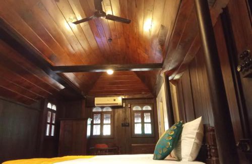 Andhakaranazhy Resort | Shantitheeram Ayurveda Lakeside Heritage Resort