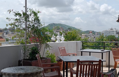 Lake Swaroop Sagar House | Shiv villa homestay