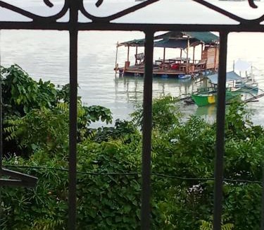 Samal Bed & Breakfast | Shore Manor