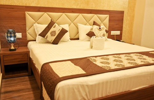 Vallabhnagar Hotel | Shreenath Resort
