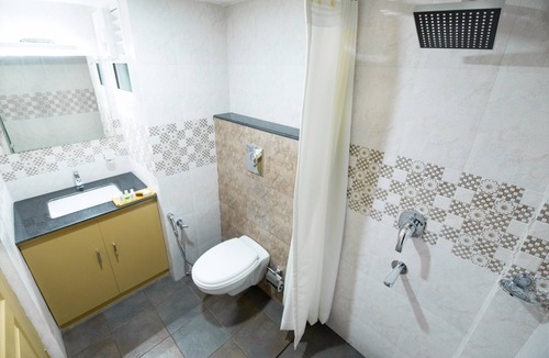 Kaloor Hotel | Sidra Pristine Hotel & Portico Halls