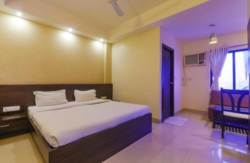 Alambagh Hotel | SILVER GRAND BY SHELTER