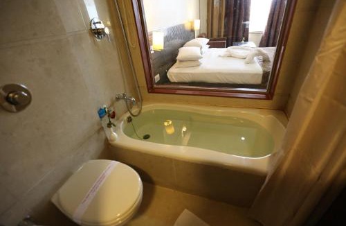 Ahmedabad Hotel | SilverCloud Hotel and Banquets