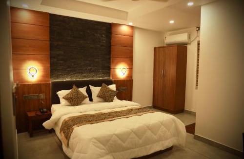Alwaye Hotel | Silverstone Inn