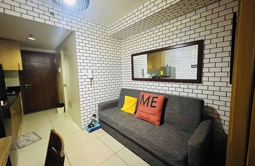 Barangay 76 Apartment | Simple Pasay Getaway - Entire Apartment for Rent