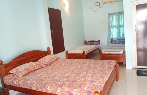 Uttamapalaiyam Hotel | Sixth Star Inn