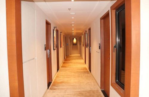 Navrangpura Hotel | SK Lords Inn Ahmedabad
